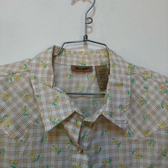 NWT Wrangler Retro Floral Pearl Snap Western Shirt Size Medium - Picture 4 of 12